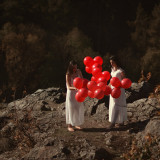 Red balloons I